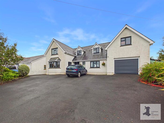 4 Bedroom Detached House For Sale In Coed Y Bryn, Llandysul, SA44