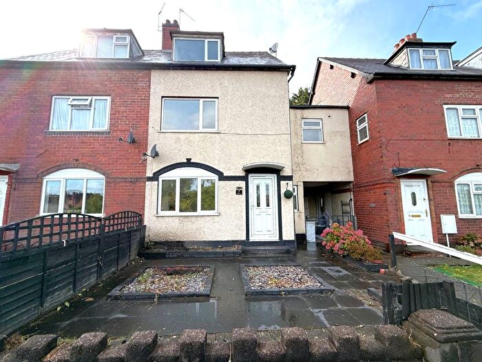 4 Bedroom Semi-Detached House For Sale In Bath Road, Stourbridge, DY8