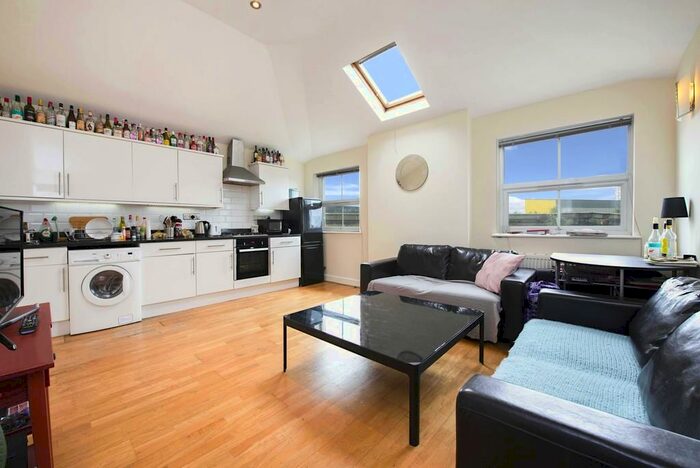 3 Bedroom Apartment To Rent In Trundleys Road, SE8