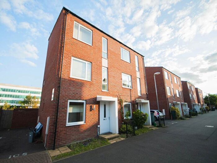 5 Bedroom House To Rent In Aviation Avenue, Hatfield, Hertfordshire, AL10