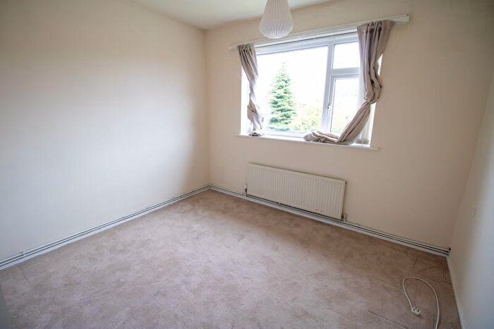 2 Bedroom Flat For Sale In Coniston Avenue, Farnworth, Bolton, BL4
