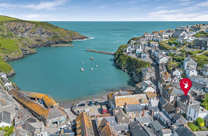 2 Bedroom Apartment For Sale In Fore Street, Port Isaac, PL29