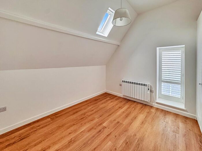 2 Bedroom Apartment To Rent In Two Bedroom Apartments Warren Avenue, Southampton, SO16