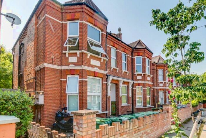 1 Bedroom Flat To Rent In Skardu Road, London, NW2