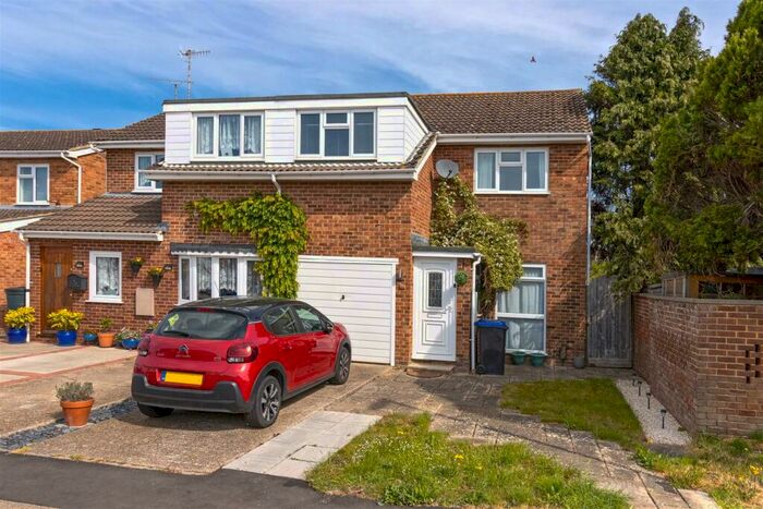 3 Bedroom Semi-Detached House To Rent In Canberra Road, Worthing, BN13