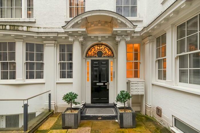 2 Bedroom Flat To Rent In Exchange Court, London, WC2R