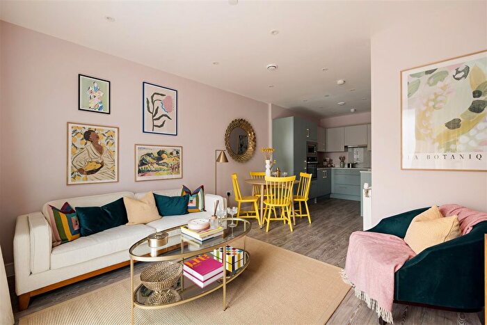 1 Bedroom Flat For Sale In Wood Street, Walthamstow, E17