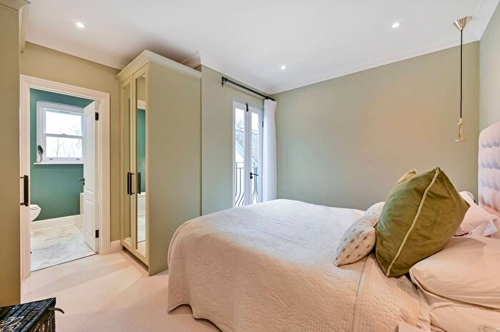 4 Bedroom Cottage For Sale In Common Lane, South Buckinghamshire, Slough, SL1