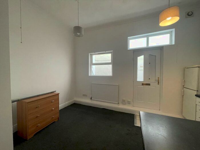 Flat To Rent In Northam Road, Southampton, SO14