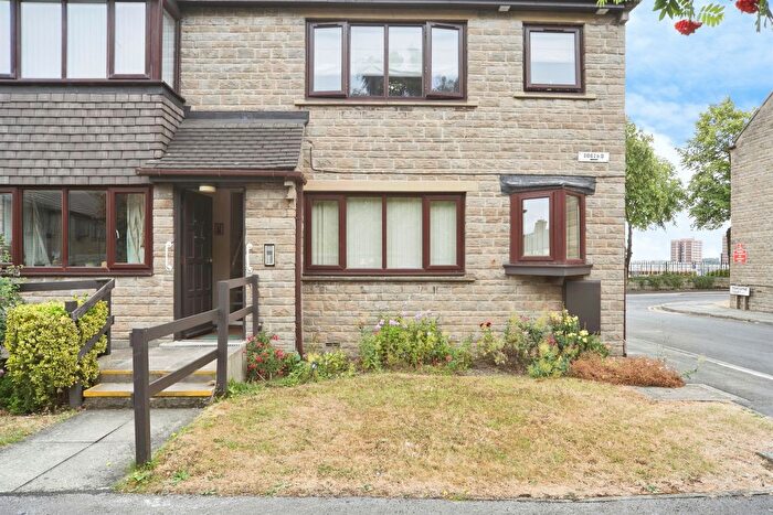 2 Bedroom Flat For Sale In Back Lane, Leeds, LS13