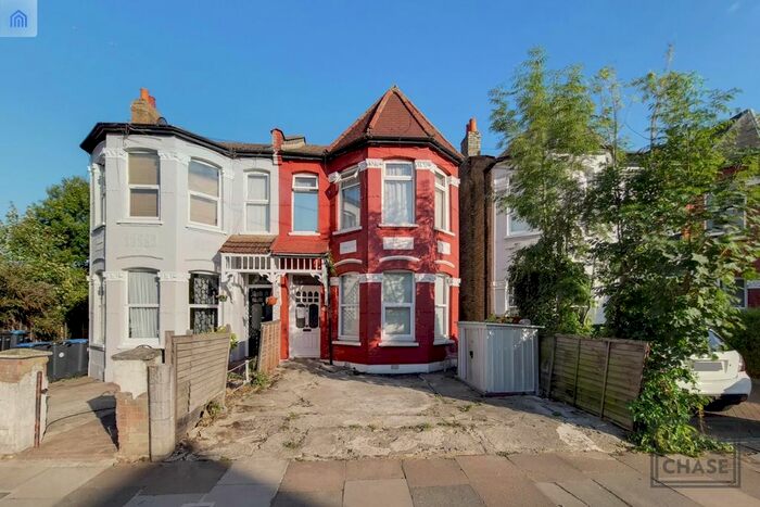 1 Bedroom Flat To Rent In Palmerston Crescent, London, N13