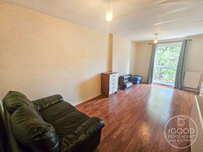 1 Bedroom Flat For Sale In Shelley Court, Cheadle Hulme, SK8