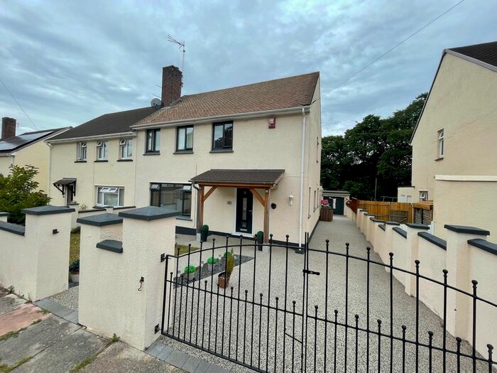 Houses for sale & to rent in TQ12 4EJ, Elizabeth Square, Buckland And