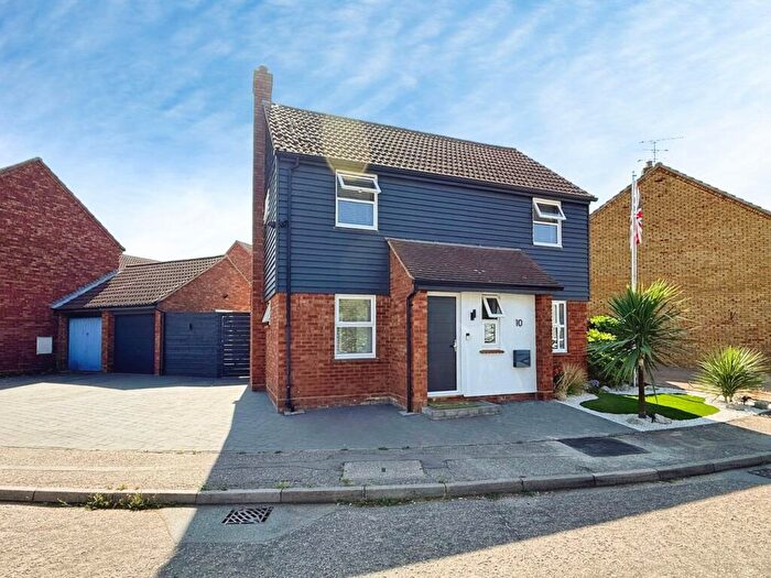 3 Bedroom Detached House For Sale In Hurrell Down, Boreham, Chelmsford, CM3