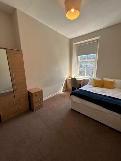 4 Bedroom Flat To Rent In Montgomery Street, New Town, Edinburgh, EH7
