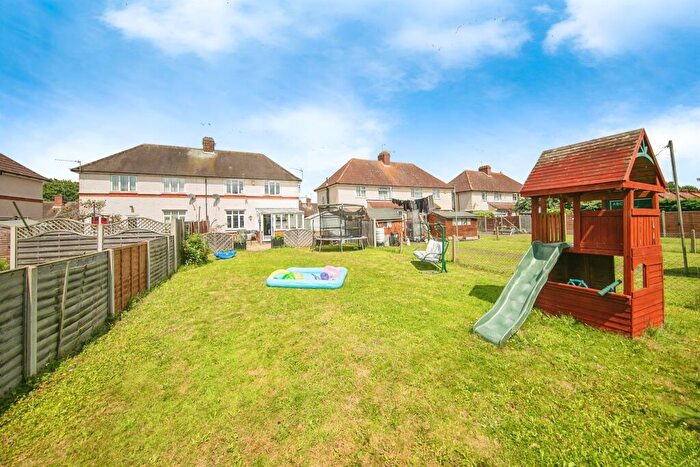 3 Bedroom Semi-Detached House For Sale In Whitton Church Lane, Ipswich, IP1