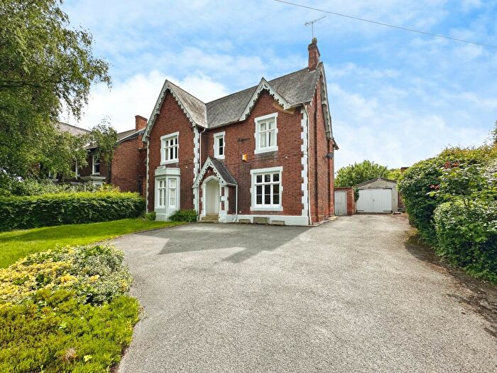4 Bedroom Detached House For Sale In Newton Road, Burton-on-Trent, DE15