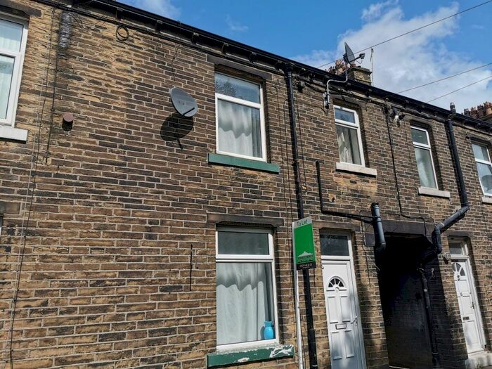 2 Bedroom Terraced House To Rent In Ingleby Place, Bradford, BD7