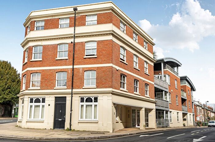 2 Bedroom Flat For Sale In Sussex Street, Winchester, Hampshire, SO23
