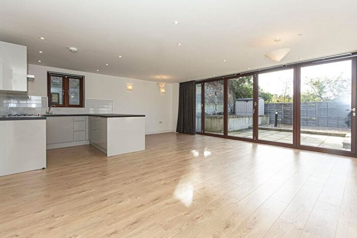 2 Bedroom Detached House To Rent In Matrimony Place, Clapham, SW8