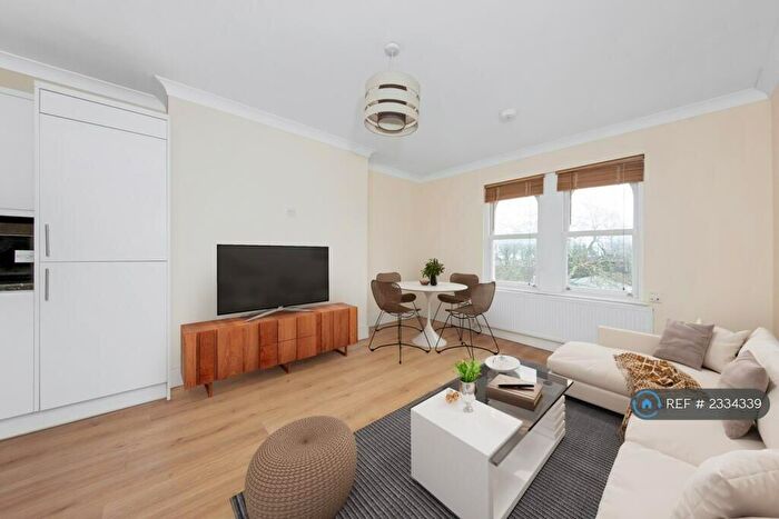 3 Bedroom Flat To Rent In Farquhar Road, Crystal Palace, SE19