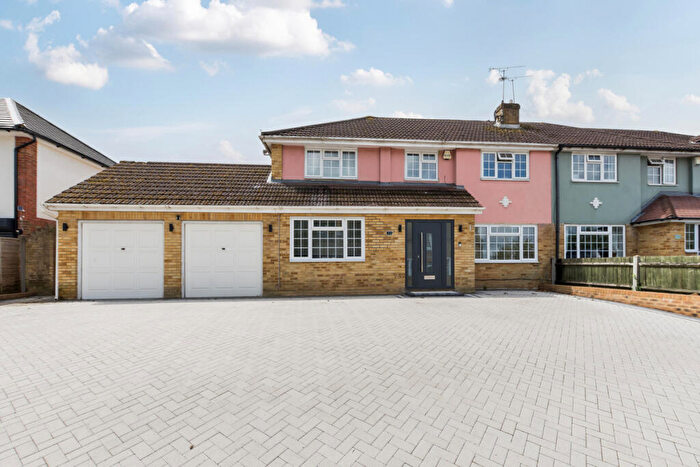5 Bedroom Semi-Detached House For Sale In Station Road, Aylesford, ME20