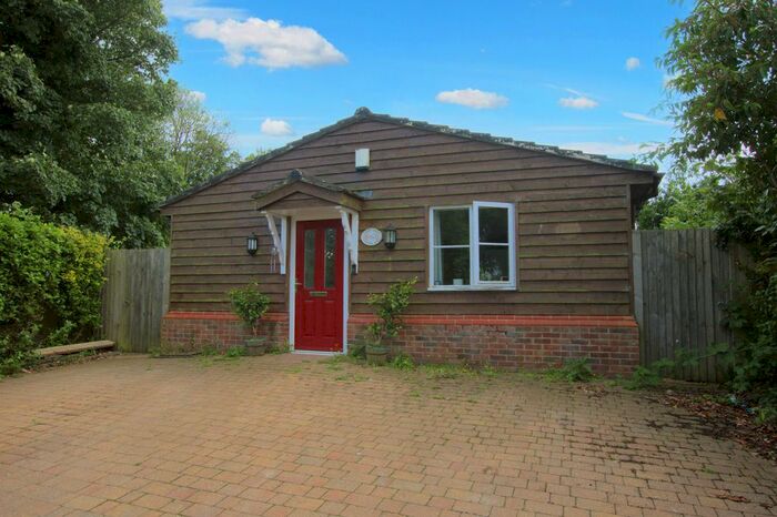 1 Bedroom Detached Bungalow To Rent In Kensworth, Flamstead, LU6