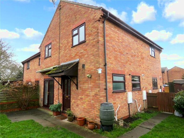 2 Bedroom Terraced House To Rent In Robbs Walk, St. Ives, Cambridgeshire, PE27