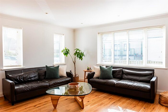 4 Bedroom Detached House For Sale In Modern Home, Walk To The Beach, Praa Sands, TR20