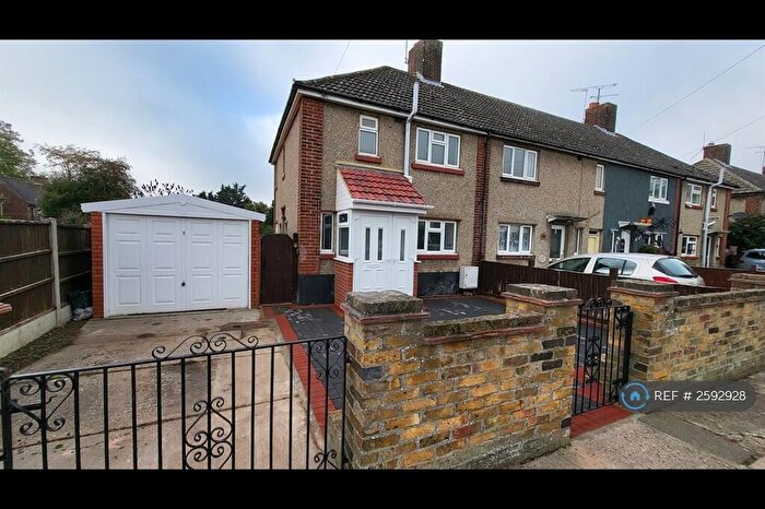 3 Bedroom End Of Terrace House To Rent In Christy Avenue, Chelmsford, CM1