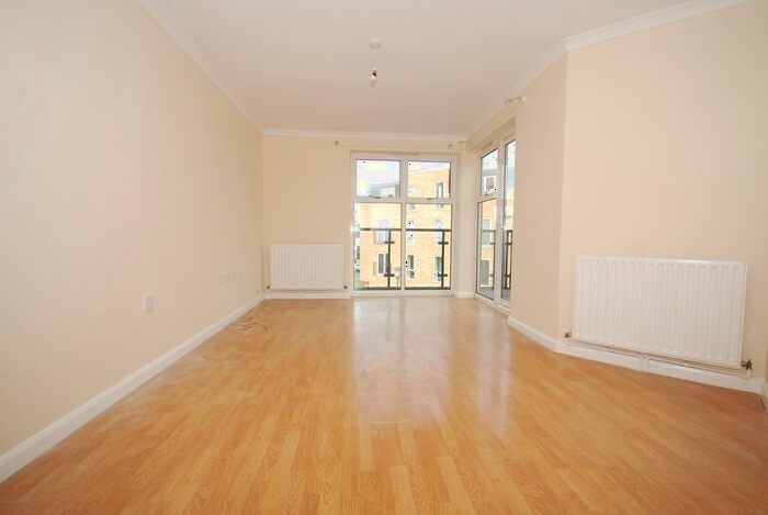 2 Bedroom Flat To Rent In Martins Road, Bromley, BR2