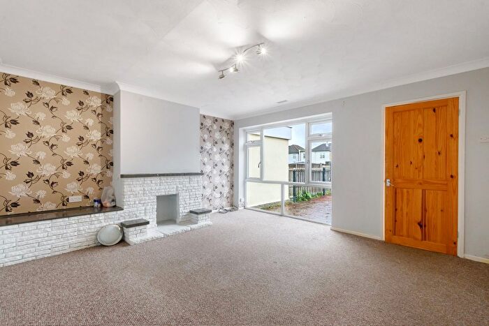 3 Bedroom Terraced House For Sale In Sherwood Close, Bexley, DA5