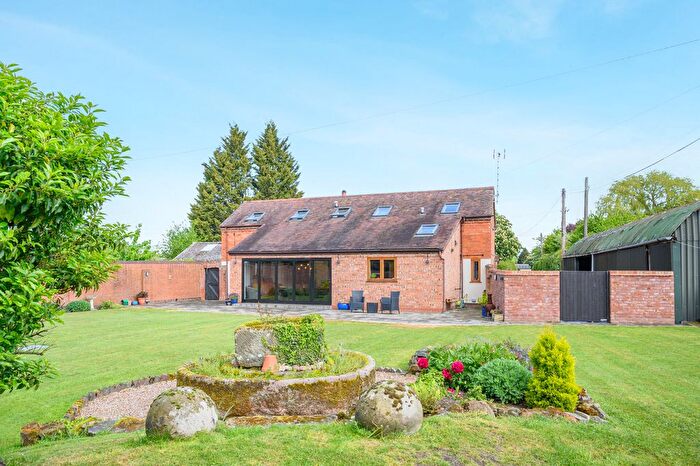 6 Bedroom Detached House For Sale In Droitwich Road, Bradley Green, Redditch, B96