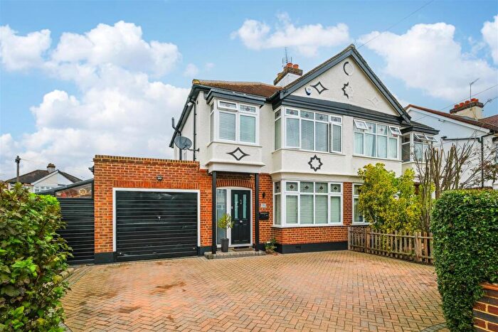 3 Bedroom Semi Detached House For Sale In Balgonie Road, North Chingford, E4