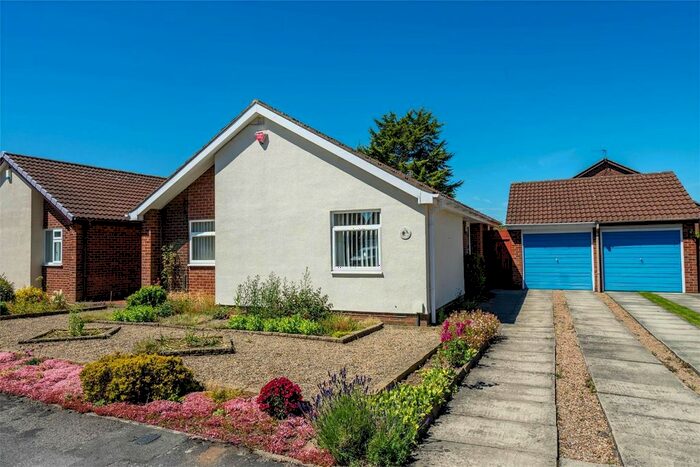 3 Bedroom Bungalow To Rent In Dalmally Close, York, YO24