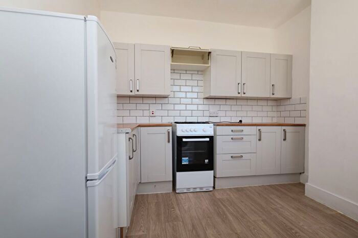 2 Bedroom Flat To Rent In Hunter Road, Thornton Heath, CR7