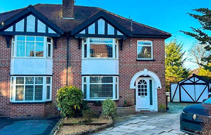 3 Bedroom Semi-Detached House For Sale In Sherwood Avenue, Three Arrows, Radcliffe, M26