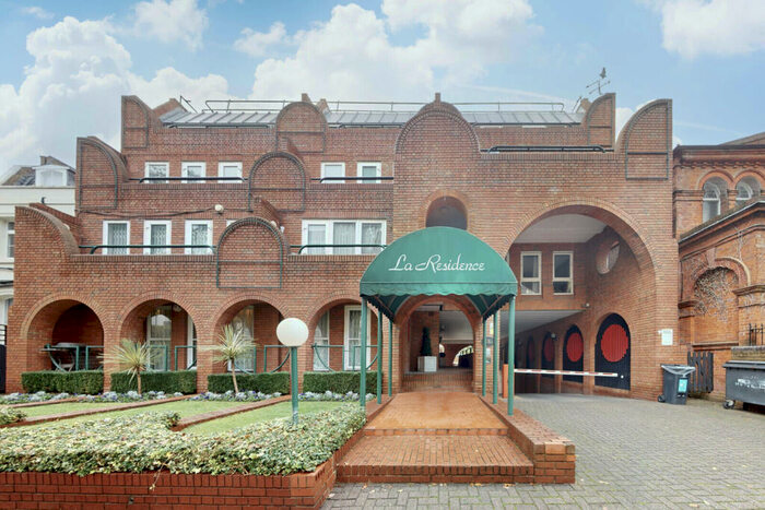 2 Bedroom Apartment To Rent In La Residence, A Marlborough Place, London, NW8