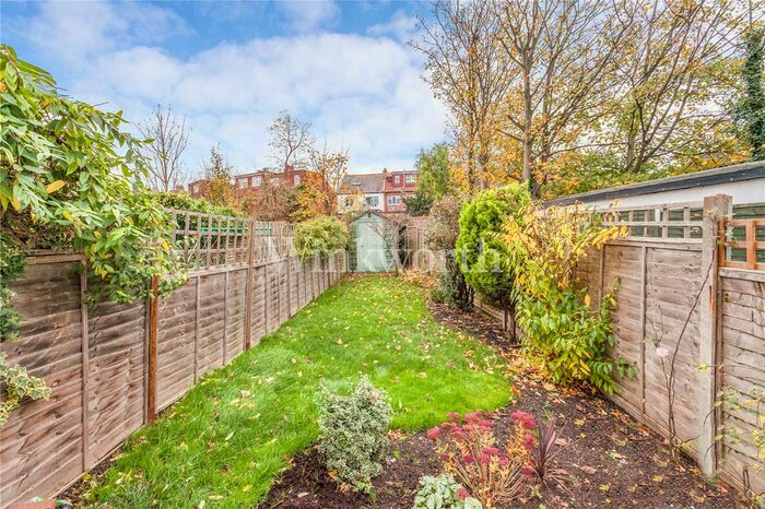 1 Bedroom Flat To Rent In Elmcroft Crescent, Golders Green, London, NW11