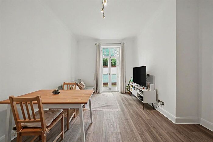 1 Bedroom Flat To Rent In Randolph Gardens, Maida Vale, London, NW6