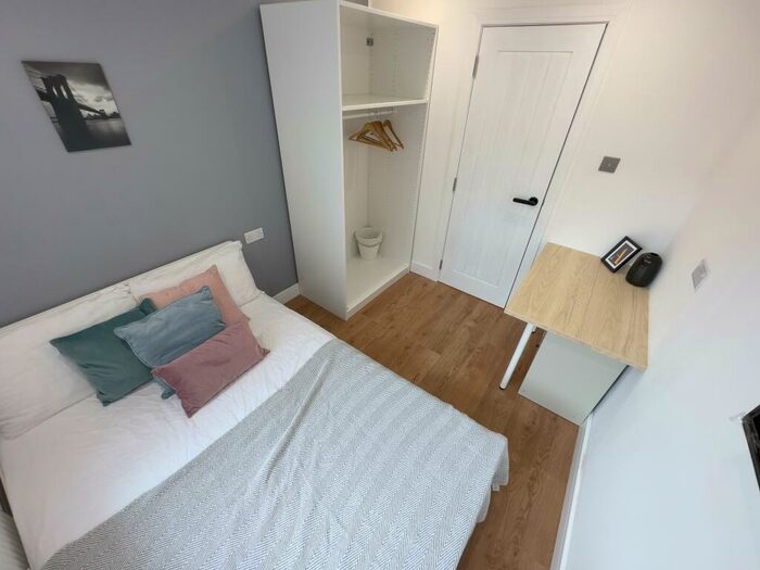 4 Bedroom House To Rent In Cretan Road, L15