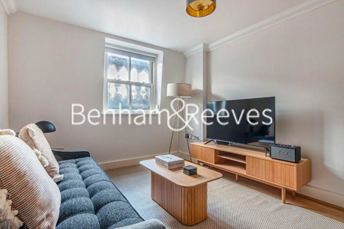 1 Bedroom Flat To Rent In Earls Court Road, Kensington, SW5