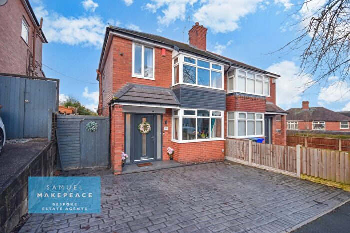 3 Bedroom Semi Detached House For Sale In Abbotts Drive, Sneyd Green, Stoke-On-Trent, ST1