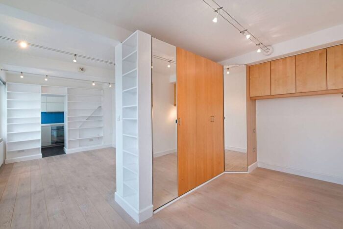 Studio To Rent In Pembridge Gardens, Notting Hill Gate, London, W2