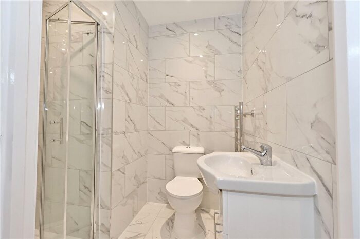 1 Bedroom Flat To Rent In Commercial Way, Woking, Surrey, GU21