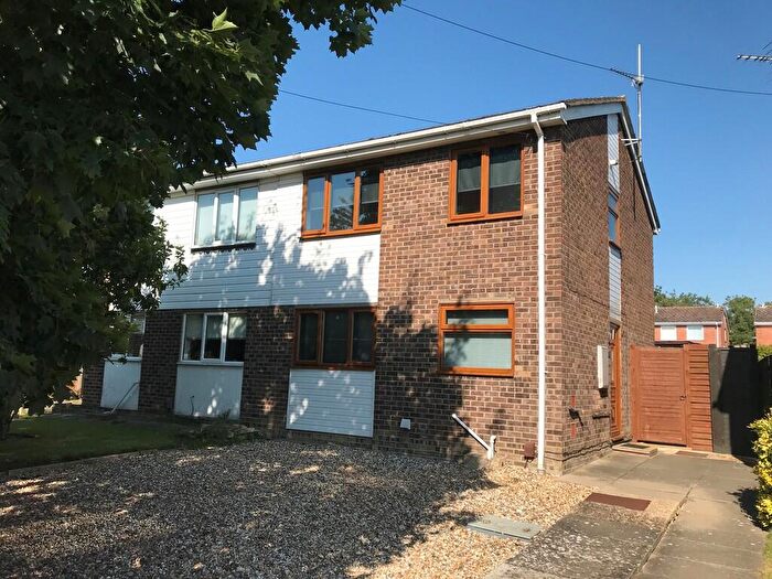 3 Bedroom Semi-Detached House To Rent In Bittern Close, St Ives, PE27