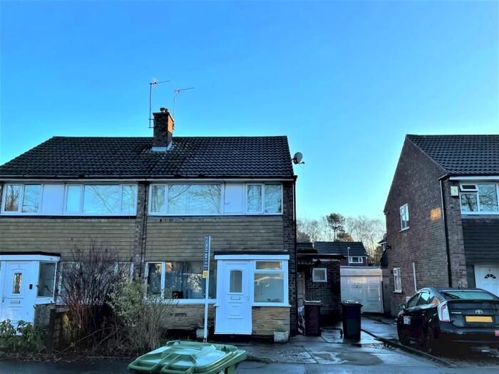 4 Bedroom Semi-Detached House To Rent In Birkdale Close, Alwoodley, Leeds LS17