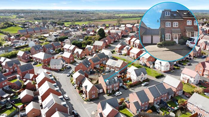 4 Bedroom Semi-Detached House To Rent In Hope Way, Church Gresley, DE11