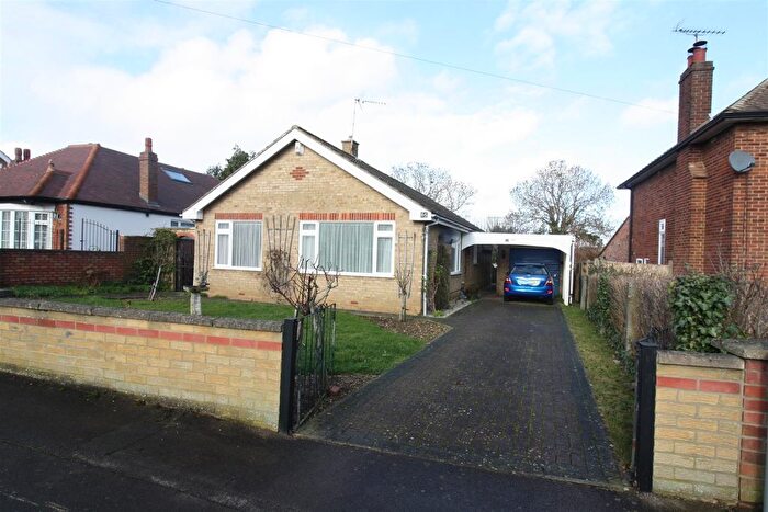 3 Bedroom Detached Bungalow For Sale In Staple Hall Road, Bletchley, Milton Keynes, MK1