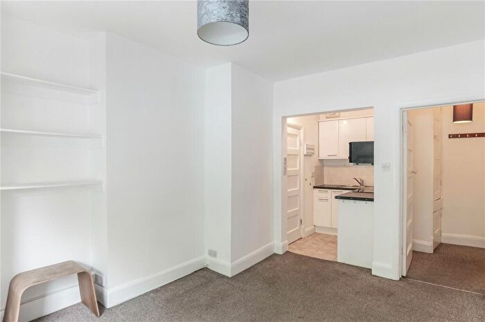 Studio To Rent In Peckham Rye, East Dulwich, London, SE22